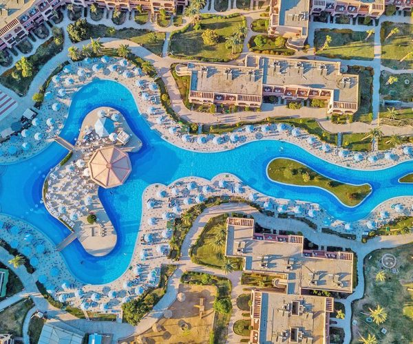 Ali baba palace hurghada zwembaden bovenaanzicht