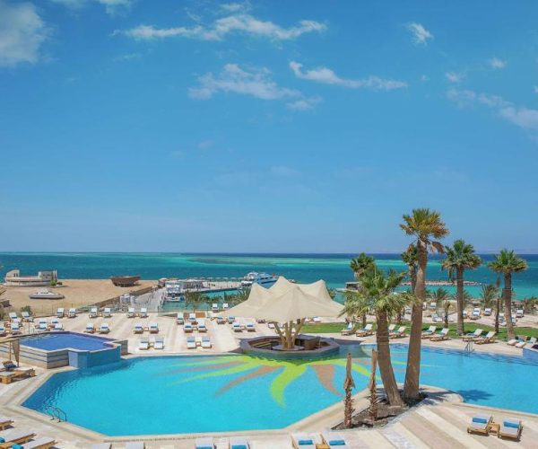 hilton hurghada plaza hotel zwembad met uitzicht op de oceaan
