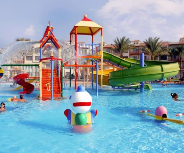 Kinderzwembad hotel Dana Resort