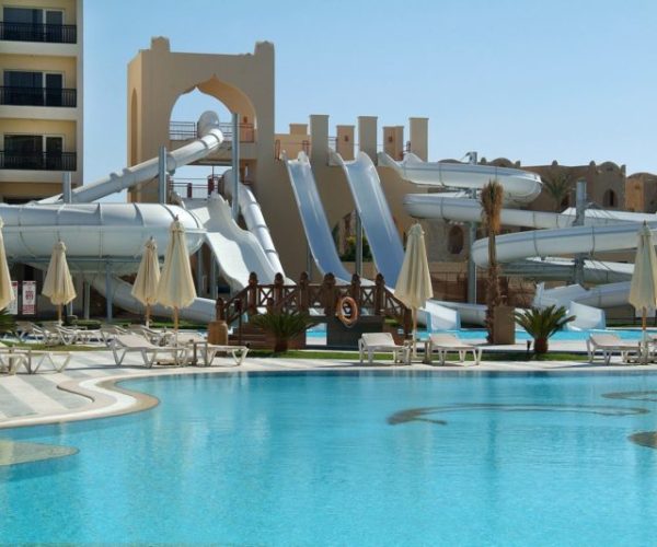 Het zwembad van Hotel Steigenberger in Hurghada