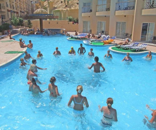 king tut resort in hurghada een van de zwembaden die het resort heeft