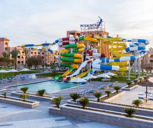 Pickalbatros Aqua Vista Resort Hurghada aquapark met glijbanen