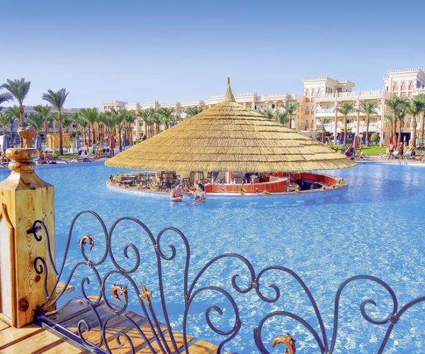 Pickalbatros Palace Aqua Park Hurghada poolbar