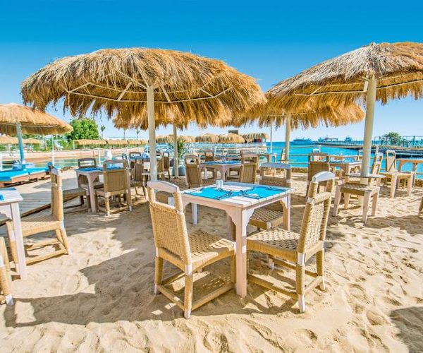 REstaurant in het zand bij select aqua joy resort